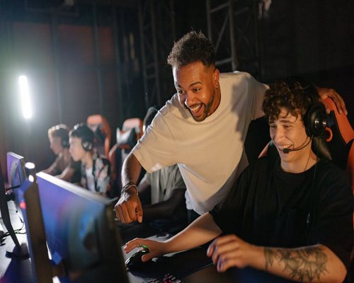 Social Online Casino Tournaments